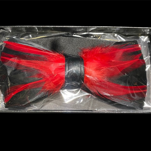 Red Feather Bow Tie. - Picture 2 of 2